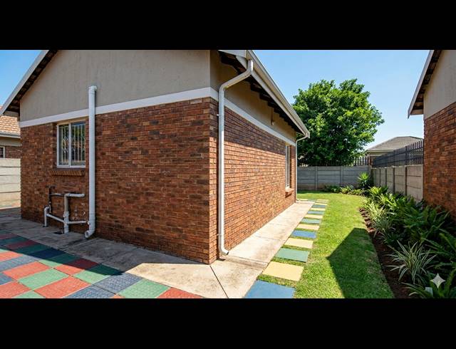 3 BEDROOM HOUSE TO LET IN VANDERBIJLPARK CE 5
